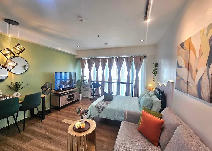 Lil' Olive Spot At Soho In Front Of Edsa Shangri-la Mall Apartment Manila
