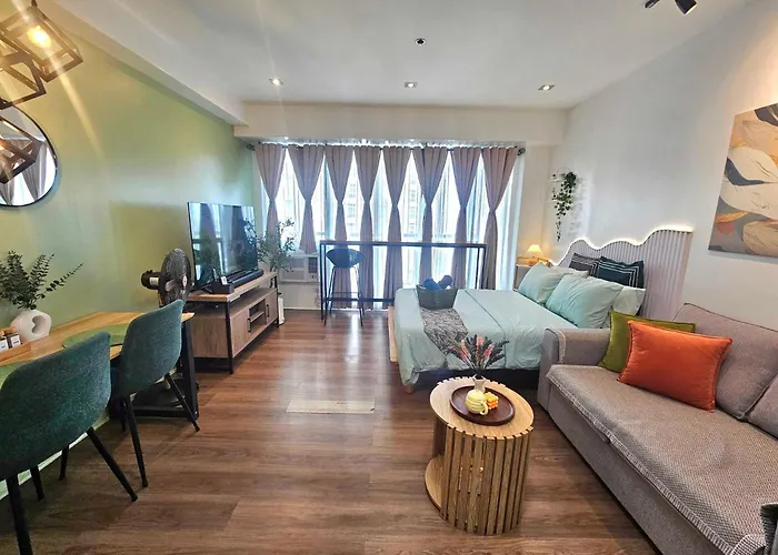 Lil' Olive Spot At Soho In Front Of Edsa Shangri-la Mall Apartment *