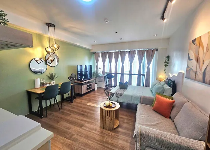 Lil' Olive Spot At Soho In Front Of Edsa Shangri-la Mall Apartment Manila